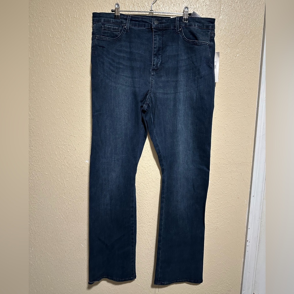 NYDJ Le Silhouette Slim Bootcut Jeans Size 16 Precious Blue Wash NWT Stretchy